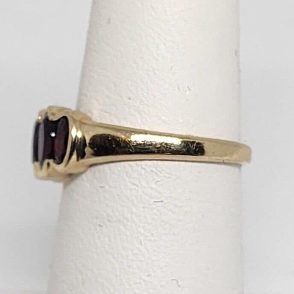 10K 417 YELLOW GOLD & GARNET RING MW SIZE 6 - Picture 3 of 9